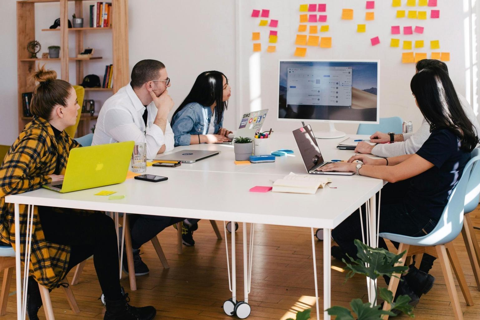 Sessione pratica di sviluppo giochi AR mobile